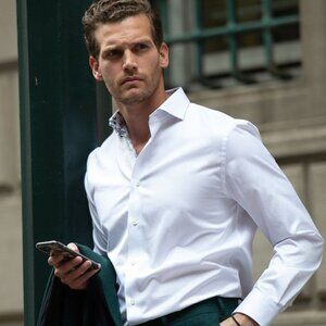 Men’s White Button Down Dress Shirt sz XL